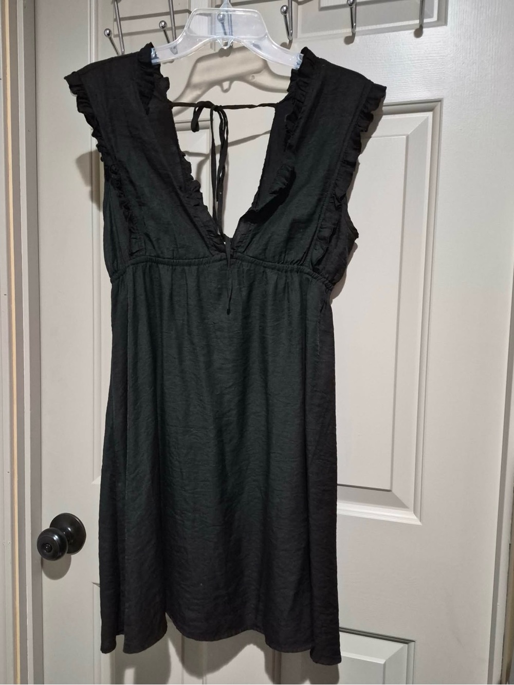 Women’s Black Ruffle V-Neck Midi Dress